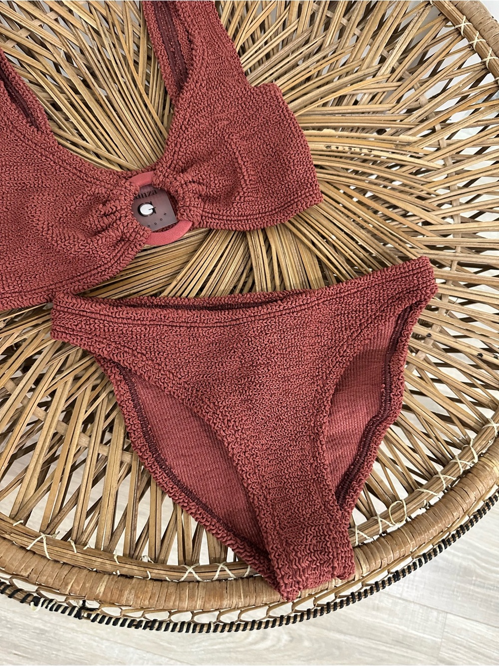 hunza g London julia bikini in dusty rose red - Picture 8 of 10